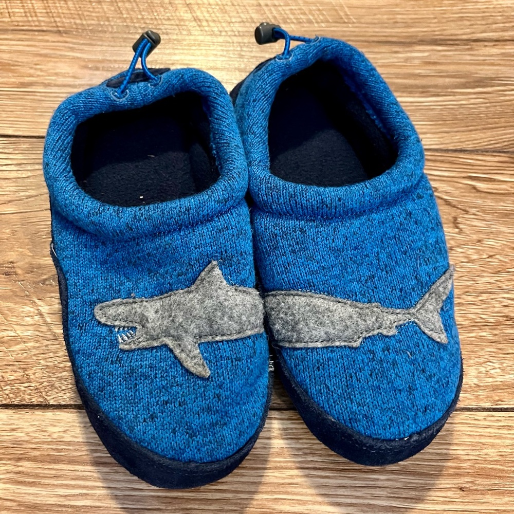 L.L. Bean Kids Sweater Fleece Motif Shark Slippers